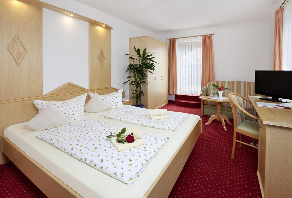Restaurant Frühlingsgarten Hotel 3*